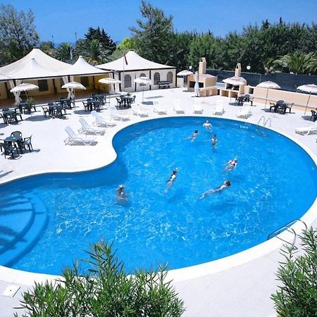 Hotel Califfo Quartu SantʼElena Buitenkant foto