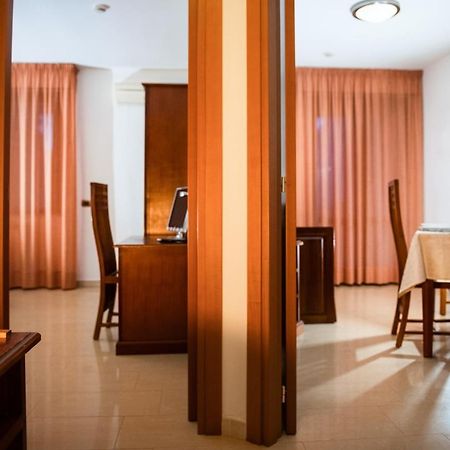Hotel Califfo Quartu SantʼElena Buitenkant foto