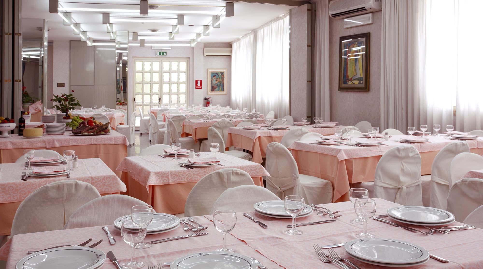 Hotel Califfo Quartu SantʼElena Buitenkant foto