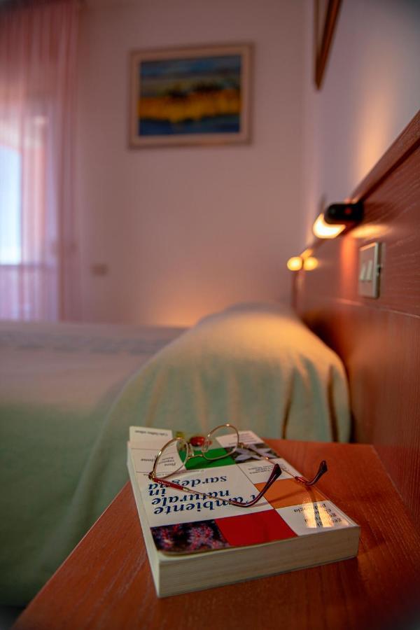 Hotel Califfo Quartu SantʼElena Buitenkant foto