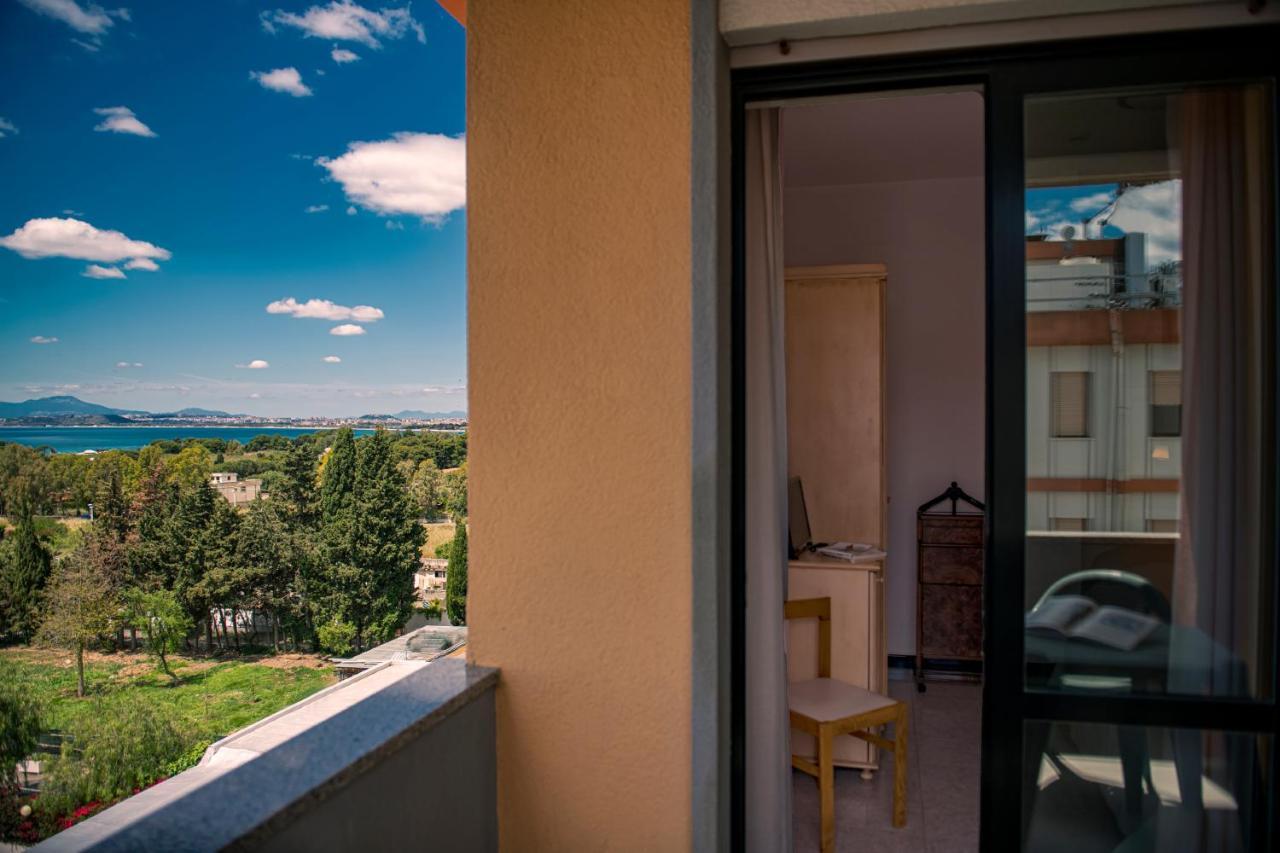 Hotel Califfo Quartu SantʼElena Buitenkant foto